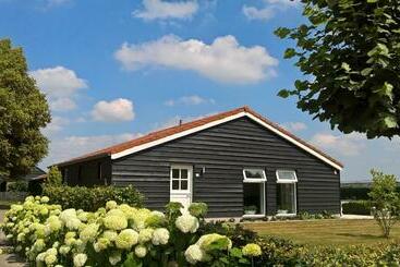 Bed and Breakfast Boeren Burgers Buitenlui