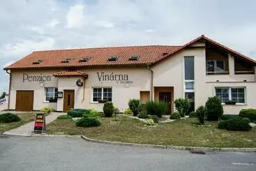ペンション Penzion Vinárna U Hroznu