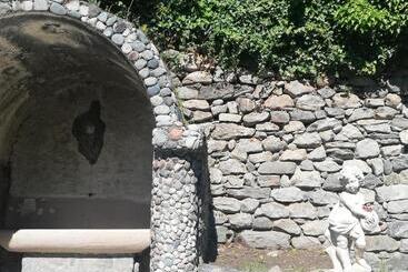 膳宿费 Parfumu Di Celu