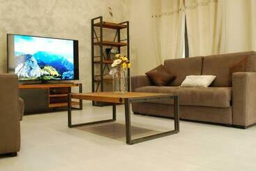 Отель Le Moulin Des Chartreux 1733