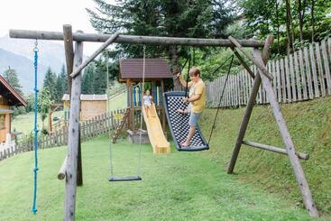 Pensão 4 Mountains Apartments