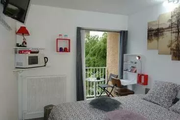 Majatalo Chambre 1 Personne Et Studio 1 Personne Avec Entrée Libre Et Salle De Bain Privée