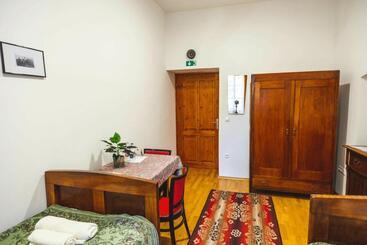 Pensjonat Tolnay Kúria és Vendégház