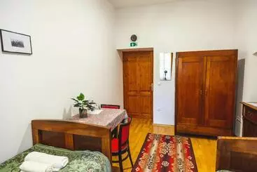 Pension  Tolnay Kúria és Vendégház