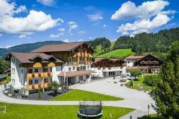Aparthotel Paradies   Schrempfgut