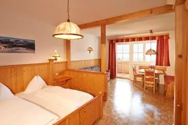 Aparthotel Paradies   Schrempfgut