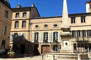 تختخواب و صبحانه Maison Romane 1136