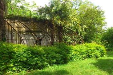 住宿加早餐  Maison Doat 1823