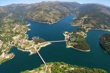 Majatalo Beira Rio Do Gerês