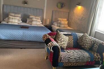 Отель Molesworth Arms