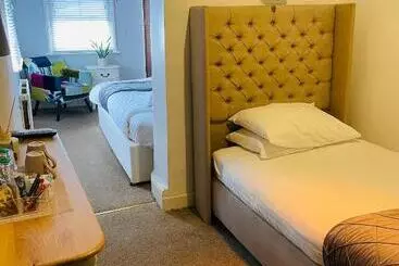 בית מלון כפרי Molesworth Arms