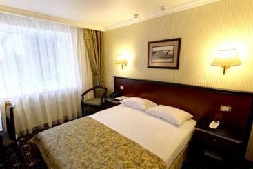 Shakhtar Plaza Hotel