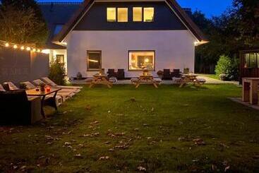 تختخواب و صبحانه The Island Life Texel   Wellness