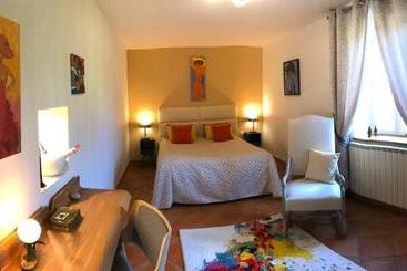 צימר Mas De Chantounette