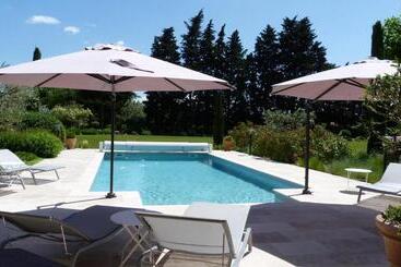 Bed & Breakfast Mas De Chantounette