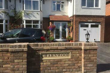פנסיון Charnwood Guest House