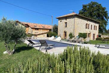 Aamiaismajoitus (B&B) Gites&chambres D Hôtes Les Granges Du Fournel