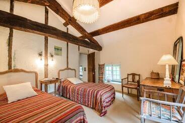 민박 La Grande Maison á Chanteuges