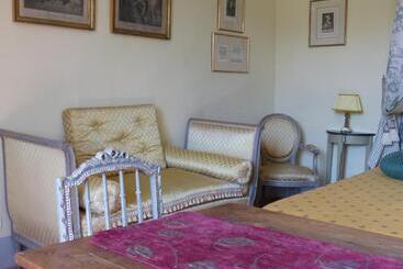 تختخواب و صبحانه Château Du Grand Jardin