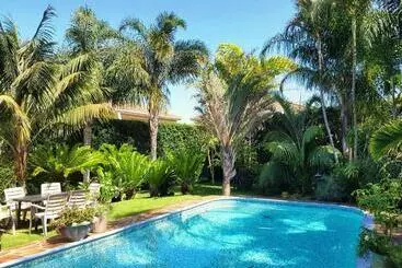 Kennington Palms B&b/self Catering
