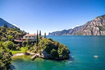 هتل Villa Tempesta