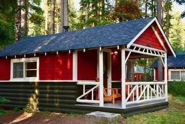 Hotel Johnston Canyon Lodge And Bungalows