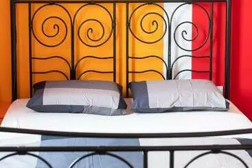 Fluxus Hostel