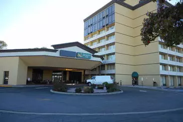 호텔 Quality Inn Near Hampton Coliseum