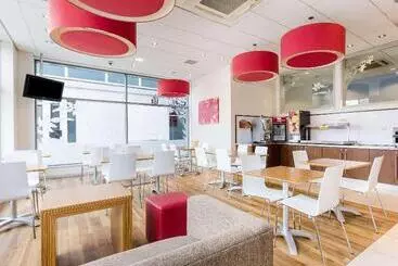 호텔 Travelodge Farnborough Central