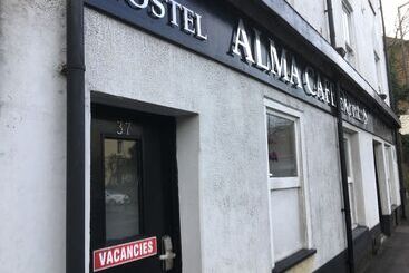 Hostel Alma