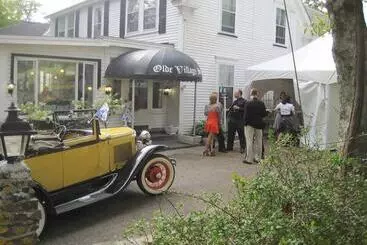 ユースホステル The Olde Village Inn