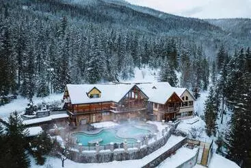 Halcyon Hot Springs Resort