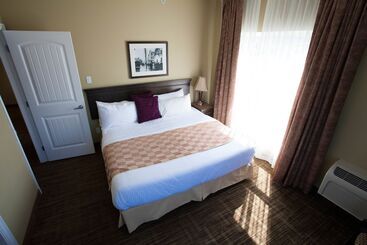 هتل Days Inn By Wyndham Surrey