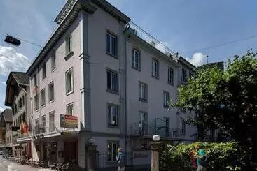 مسافرخانه Alplodge