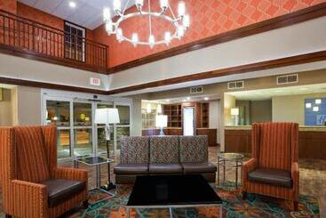 فندق Holiday Inn Express And Suites St. Cloud, An Ihg