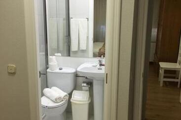 ペンション Hostal Restaurante Alarico