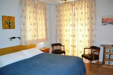 Pensionat Hostal Aribel Longinos