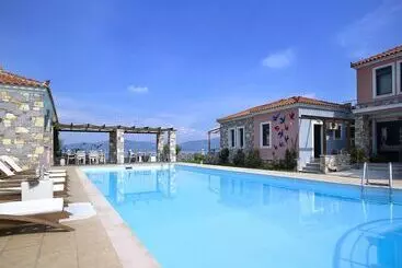Aeolis Apartments & Studios