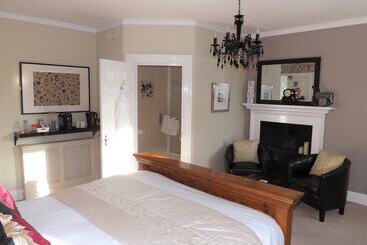 צימר White Linen Whitby, Room Only