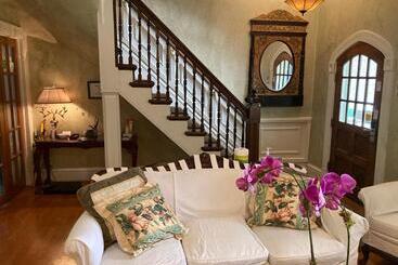 בית מלון כפרי The Villa Toscana