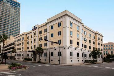 Апарт-отель Candlewood Suites Mobile Downtown, An Ihg