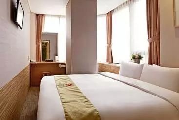 בית מלון כפרי Skypark Myeongdong 2