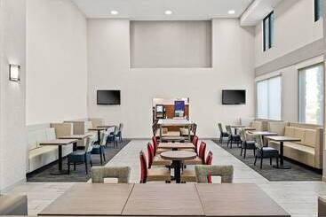 Holiday Inn Express Hotel & Suites Twentynine Palms, An Ihg