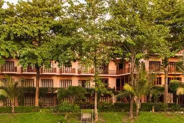 Hotelli Riverhouse Resort