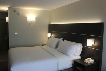 Отель Holiday Inn Express Corydon, An Ihg