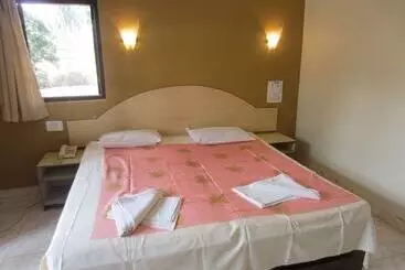 Hotel Riverside Regency Resort