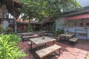 Hotel Rossitta Wood Castle