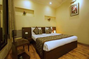 Hotel The Pearl  A Royal Residency