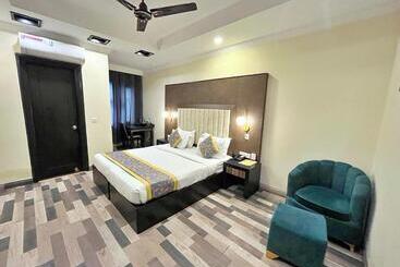 The Oakland Plaza By Orion Hotels