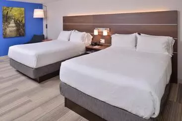 Отель Holiday Inn Express And Suites Stevens Point By Ihg